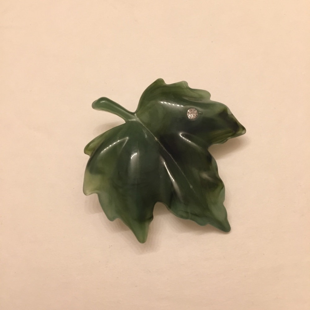 Dew Touch Maple Leaf